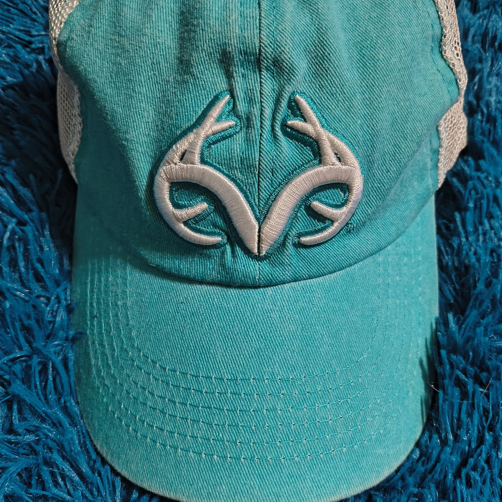 Realtree Turquoise and White Mesh Cap